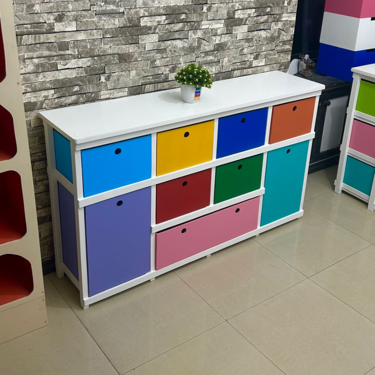 "CAJONERA DE (HASTA) 12 CAJONES"